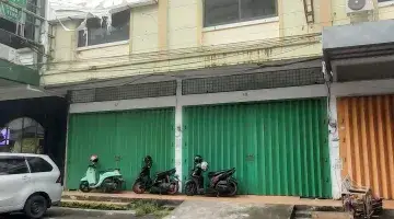 Gambar 1 Ruko 3 lantai, 2 petak, dekat area perkantoran 