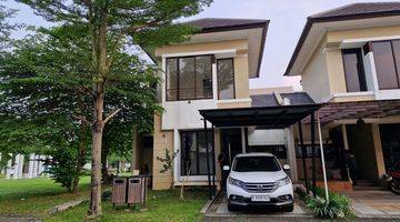 Gambar 1 Rumah di Cluster Illustria, Tangerang, telah renov, 2 Lantai, Keren Abis,Canopy