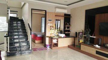 Gambar 4 Rumah SHM Sudirman Town House 