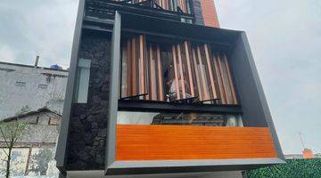 Gambar 1 Townhouse Strategis di Mampang. 5 Menit Ke Mega Kuningan