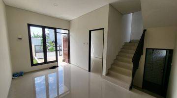 Gambar 3 Rumah Modern Minimalis 2 Lantai Di Jl. Wiyung Surabaya