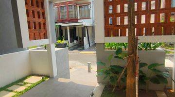 Gambar 2 Dijual Rumah Emerald 2 Lantai Sudah Renovasi Semi Furnished