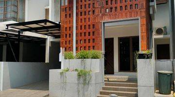 Gambar 1 Dijual Rumah Emerald 2 Lantai Sudah Renovasi Semi Furnished