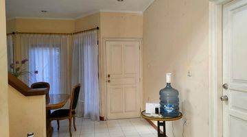 ruang keluarga rumah bagus semi furnished di