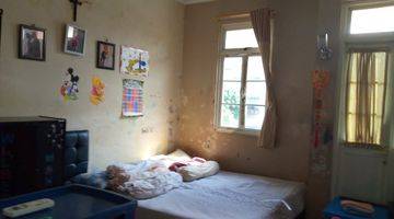 kamar tidur rumah bagus unfurnished shm di