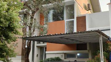 tampak depan rumah bagus semi furnished di