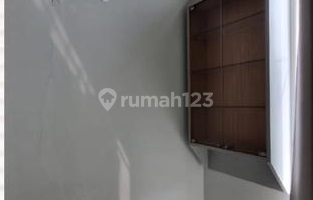 kamar tidur rumah 2 lantai bagus semi