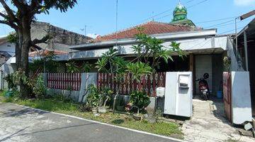 Gambar 1 Rumah Hitung Tanah Tengah Kota Di Sumber Banjarsari Solo Dekat Mojosongo