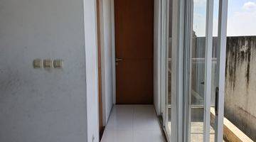 Gambar 2 Rumah 2 Lantai Bagus Unfurnished SHM di Geger Kalong, Bandung