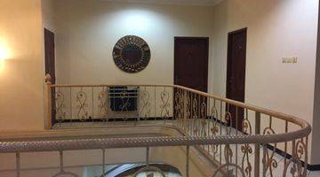 Gambar 4 Dijual Rumah Sutorejo Prima 2 Lantai, Furnished