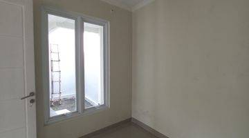 kamar tidur rumah di perum griya purwo