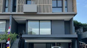 Gambar 1 Mb267.Brand New Townhouse 3,5Lt Strategis pinggir jln Utama