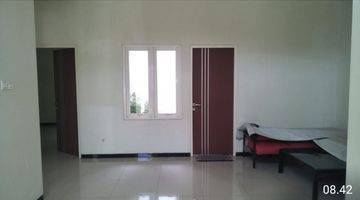 ruang keluarga rumah bagus siap huni di