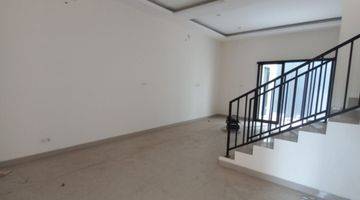 ruang keluarga rumah 2 lantai baru semi
