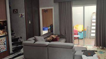 Gambar 2 Rumah Semi Furnished di The Riviera At Puri