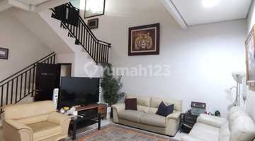 ruang keluarga rumah cantik siap huni di