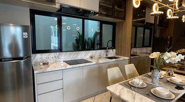 dapur  rumah 3 lantai semi furnished