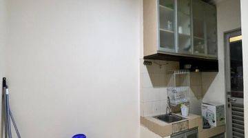 Gambar 2 Disewa Apartemen  City Resort Type 3br Corner 2km Semi Furnished Lantai 10 Siap Huni