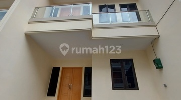 tampak depan rumah baru taman ratu 6x16