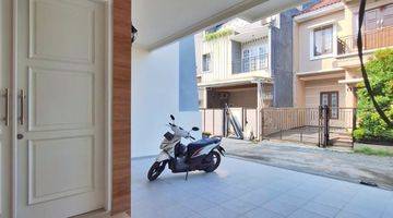 garasi/carport rumah baru dalam cluster besar