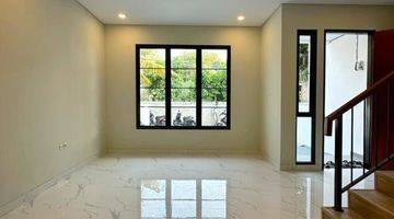 ruang keluarga rumah baru modern scandinavian dalam