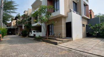tampak depan rumah baru modern siap huni