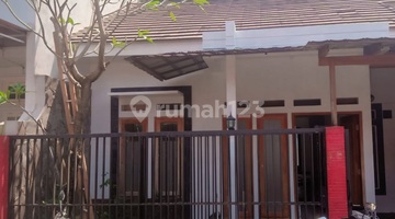 tampak depan rumah siap huni berada di
