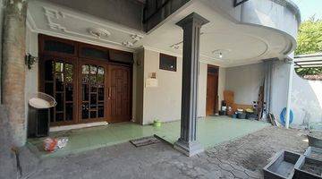 Gambar 4 Rumah Kawasan Ramai Lokasi Belakang Hotel Tosan Solobaru