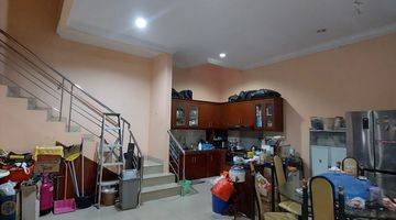 Gambar 4 Dijual Rumah Besar.  Hook. Jakarta Barat