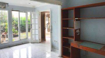 Gambar 1 Rumah 2 Lantai Butuh Renovasi