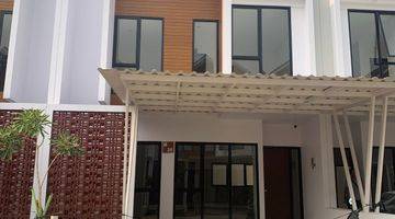 Gambar 1 Rumah Di Northbend Metland Puri Ready  2,5 Lantai Bagus