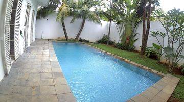 Gambar 1 Townhouse Kemang Strategis Privat Pool Bebas Banjir 