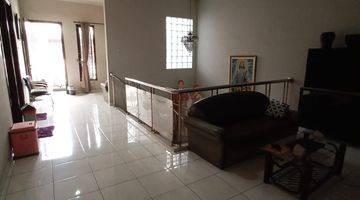 ruang keluarga rumah kebun raya duri kepa