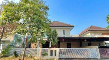 tampak depan rumah mewah graha natura blok
