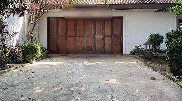 Gambar 1 5 Bed Family Home With Garden In Ciumbuleuit