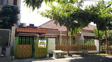 Gambar 1 Rumah Semi Furnished SHM di Jalan Manyar Tirtoyoso Selatan, Surabaya