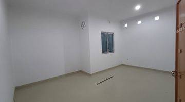 Gambar 4 Rumah Tomang 3 Lantai Unfurnished Jakarta Pusat