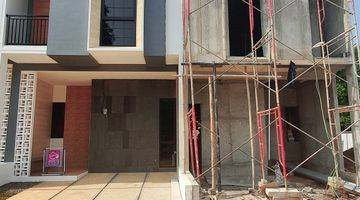 Gambar 4 Rumah 2 Lantai Unfurnished SHM di Jl Putri Tunggal Cibubur Depok, Depok