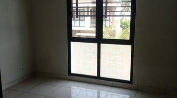 Gambar 2 Rumah 2Lantai Bagus Unfurnished SHM di Burgundy, Bekasi