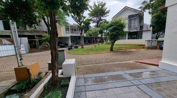 Gambar 3 Rumah Depan Taman di Ayna Residence Graha Raya