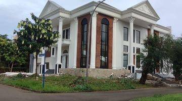 tampak depan rumah baru, desain american classic