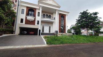 tampak depan rumah baru, desain american classic