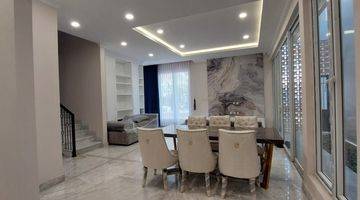 ruang makan rumah baru desain minimalis modern