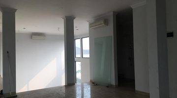 Gambar 5 Rumah Bagus Semi Furnished SHM di Kebayoran, Jakarta Selatan