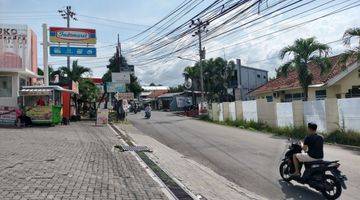 Gambar 1 Rumah Grafika Raya Depan Smk 11 Banyumanik Semarang