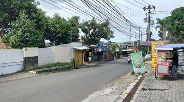 Gambar 2 Rumah Grafika Raya Depan Smk 11 Banyumanik Semarang