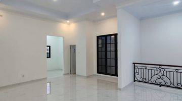 Gambar 1 Di Jual Rumah Baru 2 Lantai,  Mewah Strategis Di Mampang Depok