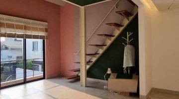 ruang keluarga rumah exclusive desain unik di