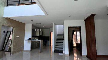 Gambar 3 Rumah Bagus Siap Huni Navapark Cluster Lakewood Bsd City, Sy