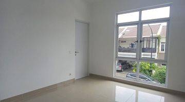 Gambar 3 Rumah 2 Lantai Unfurnished HGB di Kota Wisata Cibubur, Jakarta Timur